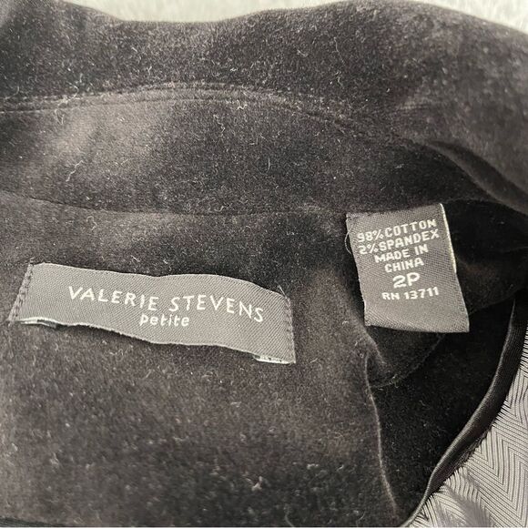 Valerie Stevens Petite size 2P velour black blazer - Picture 8 of 10